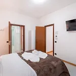 Vitti's 6 Bed & Breakfast