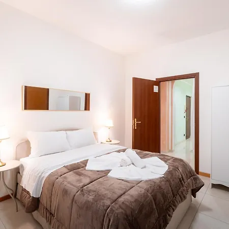 Vitti's 6 Bed & Breakfast 3*